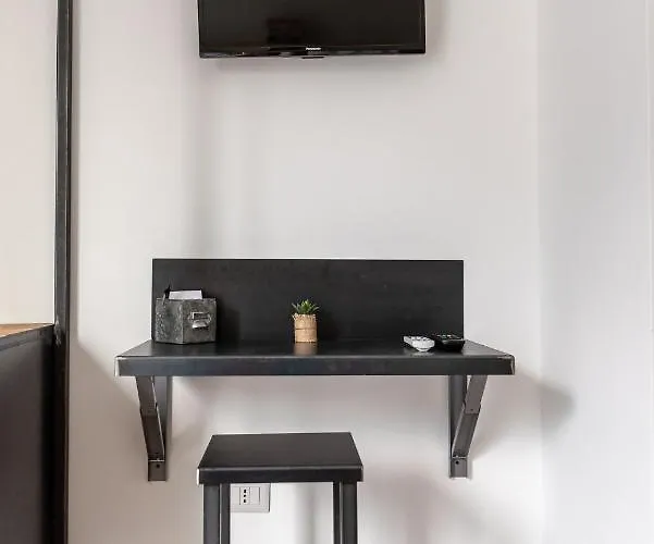 Πανσιόν Officina