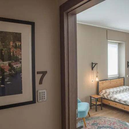 Officina 4* كومو