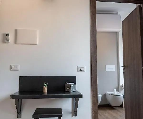 Officina Affittacamere Côme