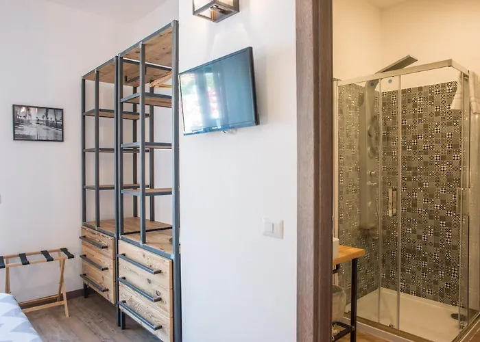 Officina Affittacamere Côme